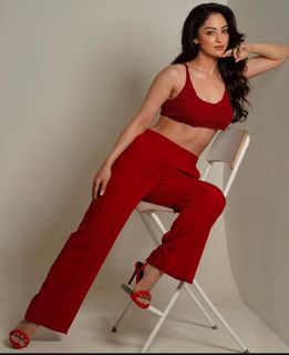 Sandeepa Dhar feet photo 2