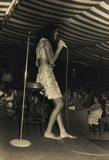 Sandie Shaw feet photo 4