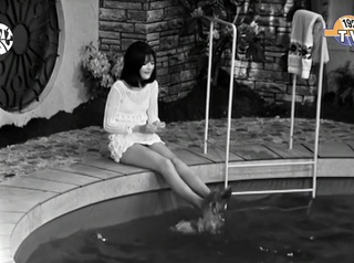 Sandie Shaw feet photo 1