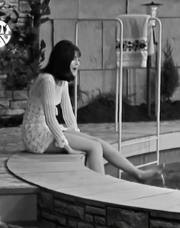 Sandie Shaw feet photo 13