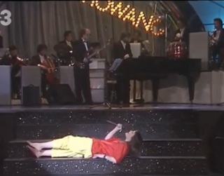 Sandie Shaw feet photo 6