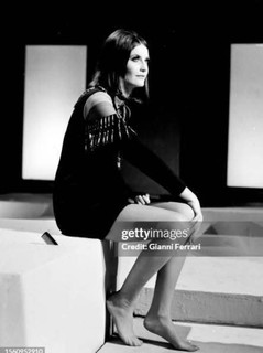 Sandie Shaw feet photo 20