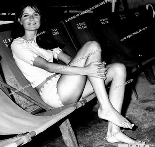 Sandie Shaw feet photo 12
