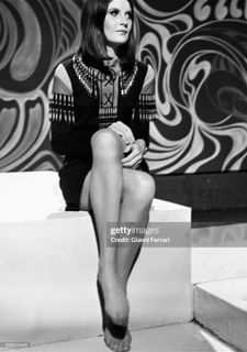 Sandie Shaw feet photo 2