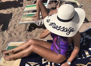 Sandra Afrika feet photo thumbnail