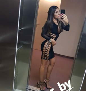 Sandra Afrika feet photo thumbnail