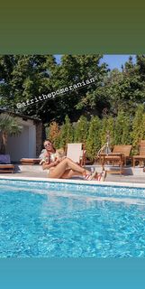 Sandra Afrika feet photo thumbnail