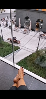 Sandra Afrika feet photo thumbnail