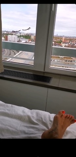 Sandra Afrika feet photo thumbnail