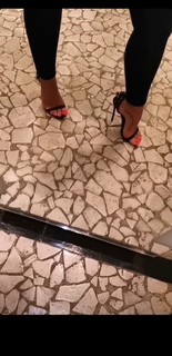 Sandra Afrika feet photo thumbnail