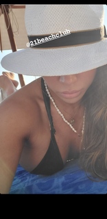 Sandra Afrika feet photo thumbnail