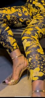 Sandra Afrika feet photo thumbnail