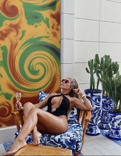 Sandra Afrika feet photo thumbnail