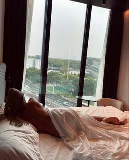 Sandra Afrika feet photo thumbnail