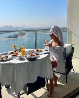 Sandra Afrika feet photo thumbnail