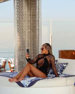 Sandra Afrika feet photo thumbnail