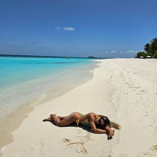 Sandra Afrika feet photo thumbnail