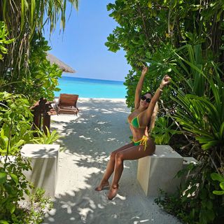 Sandra Afrika feet photo thumbnail