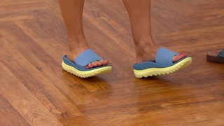 Sandra Bennett feet photo 12