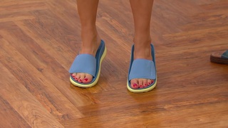 Sandra Bennett feet photo 11