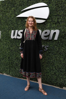 Sandra Bernhard feet photo 4