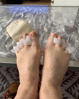 Sandra Bernhard feet photo 2