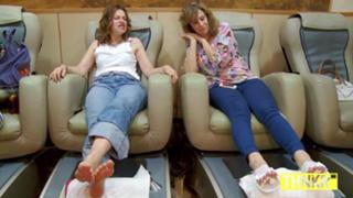 Sandra Bernhard feet photo 4