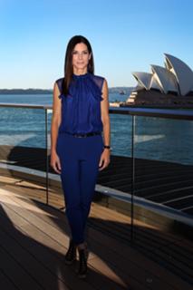 Sandra Bullock feet photo thumbnail