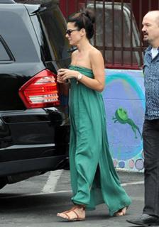 Sandra Bullock feet photo thumbnail
