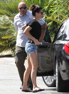 Sandra Bullock feet photo thumbnail
