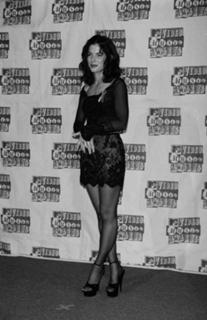 Sandra Bullock feet photo thumbnail