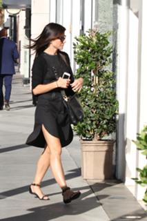 Sandra Bullock feet photo thumbnail