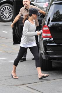 Sandra Bullock feet photo thumbnail