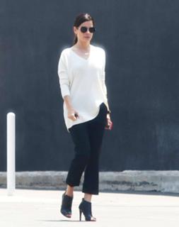 Sandra Bullock feet photo thumbnail