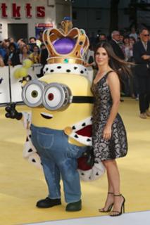 Sandra Bullock feet photo thumbnail