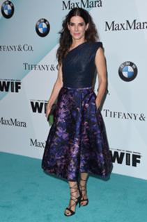 Sandra Bullock feet photo thumbnail