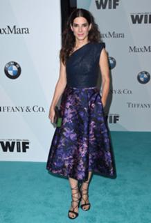 Sandra Bullock feet photo thumbnail