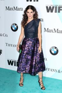 Sandra Bullock feet photo thumbnail