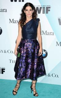 Sandra Bullock feet photo thumbnail