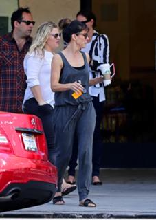Sandra Bullock feet photo thumbnail