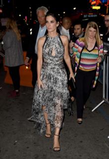 Sandra Bullock feet photo thumbnail