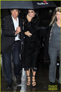 Sandra Bullock feet photo thumbnail