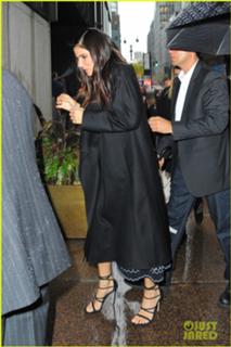 Sandra Bullock feet photo thumbnail