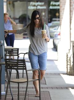 Sandra Bullock feet photo thumbnail