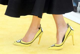 Sandra Bullock feet photo thumbnail