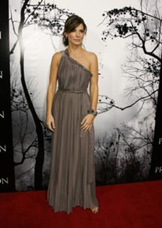 Sandra Bullock feet photo thumbnail