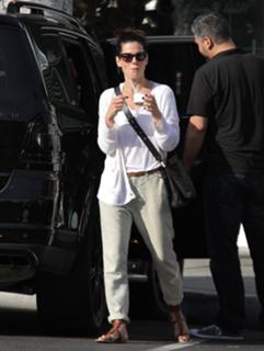 Sandra Bullock feet photo thumbnail