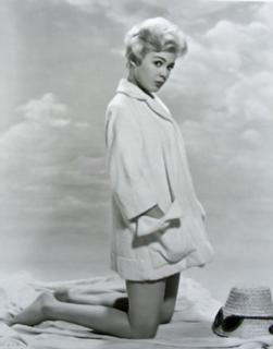 Sandra Dee feet photo 11