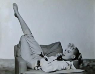 Sandra Dee feet photo 9