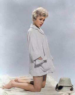 Sandra Dee feet photo 7
